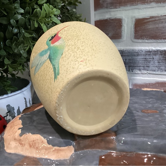 Ceramic or Pottery Crafted Pot with a Hummingbird in flight - Very Nice - Picture 6 of 10